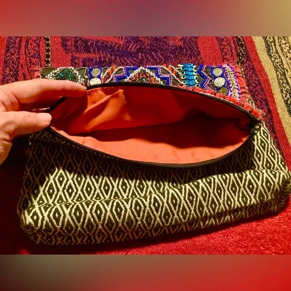 Beaded Ornate Cloth Handbag - Picture 4 of 6